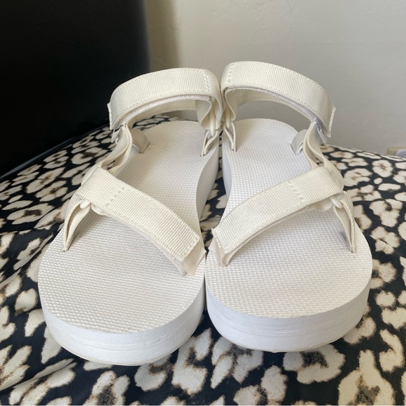 WHITE TEVAS MID FORM SIZE WOMENS 8 - Picture 2 of 5